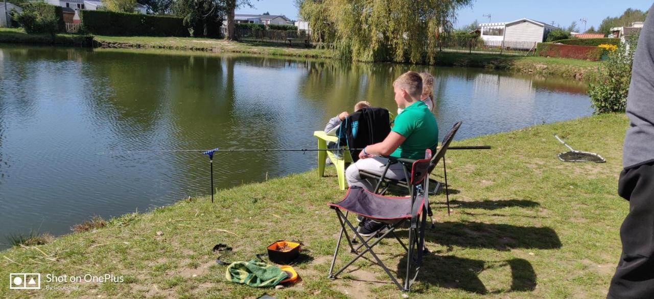 Camping La Garenne De Moncourt Рю Екстериор снимка