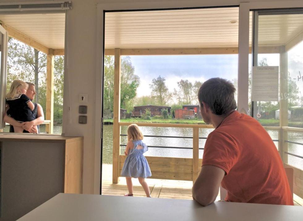 Camping La Garenne De Moncourt Рю Екстериор снимка