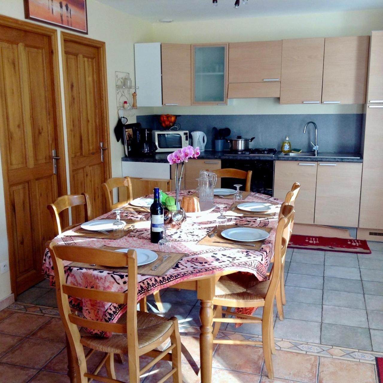 Camping La Garenne De Moncourt Рю Екстериор снимка