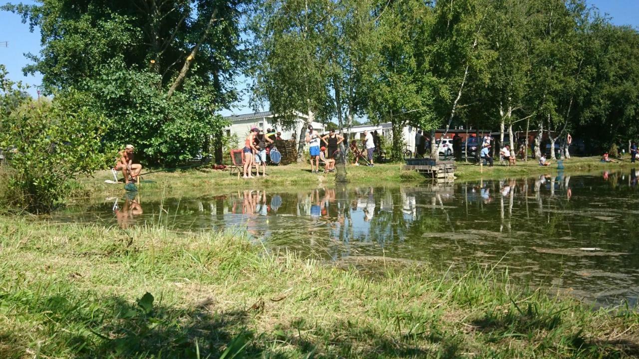Camping La Garenne De Moncourt Рю Екстериор снимка