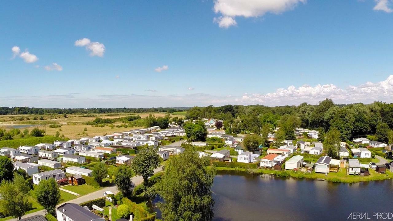Camping La Garenne De Moncourt Рю Екстериор снимка