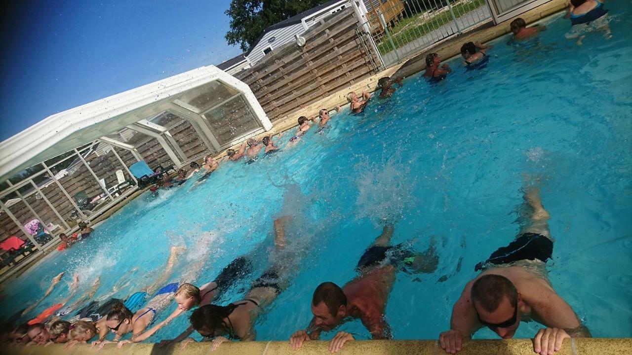 Camping La Garenne De Moncourt Рю Екстериор снимка
